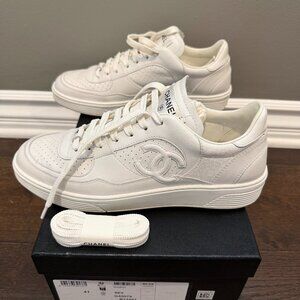 2023 White CHANEL Low Top Interlocking CC Calfskin Sneakers (Size 41)